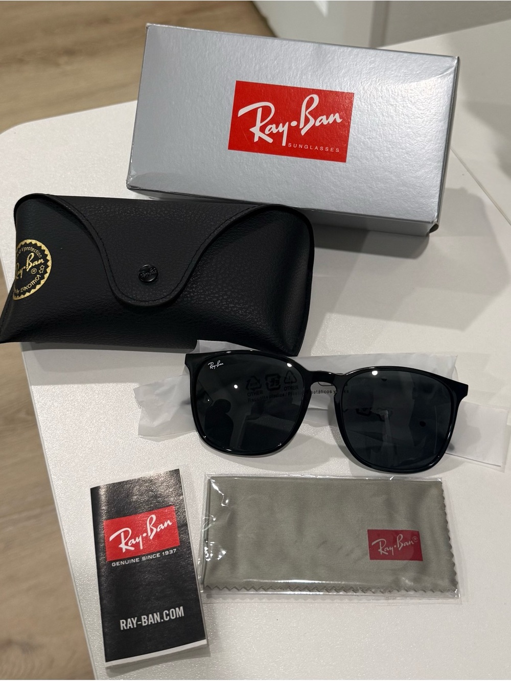 NWT Ray-Ban RB4387 Black Green Sunglasses 56mm